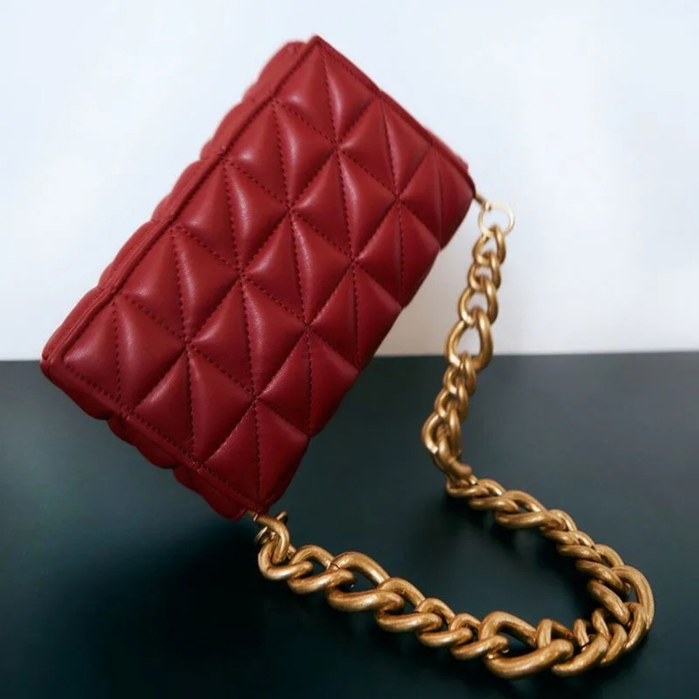 ZARA Quilted Shoulder Bag Chunkly Gold Chain